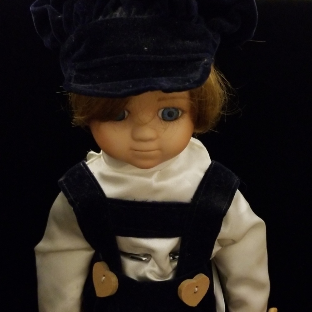 Fabri-Centers of America, 1995 Drummer Doll